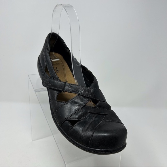 Clarks Black Leather Crisscross Mary Jane Round Toe Loafers Size 8 Adjustable - Picture 2 of 10
